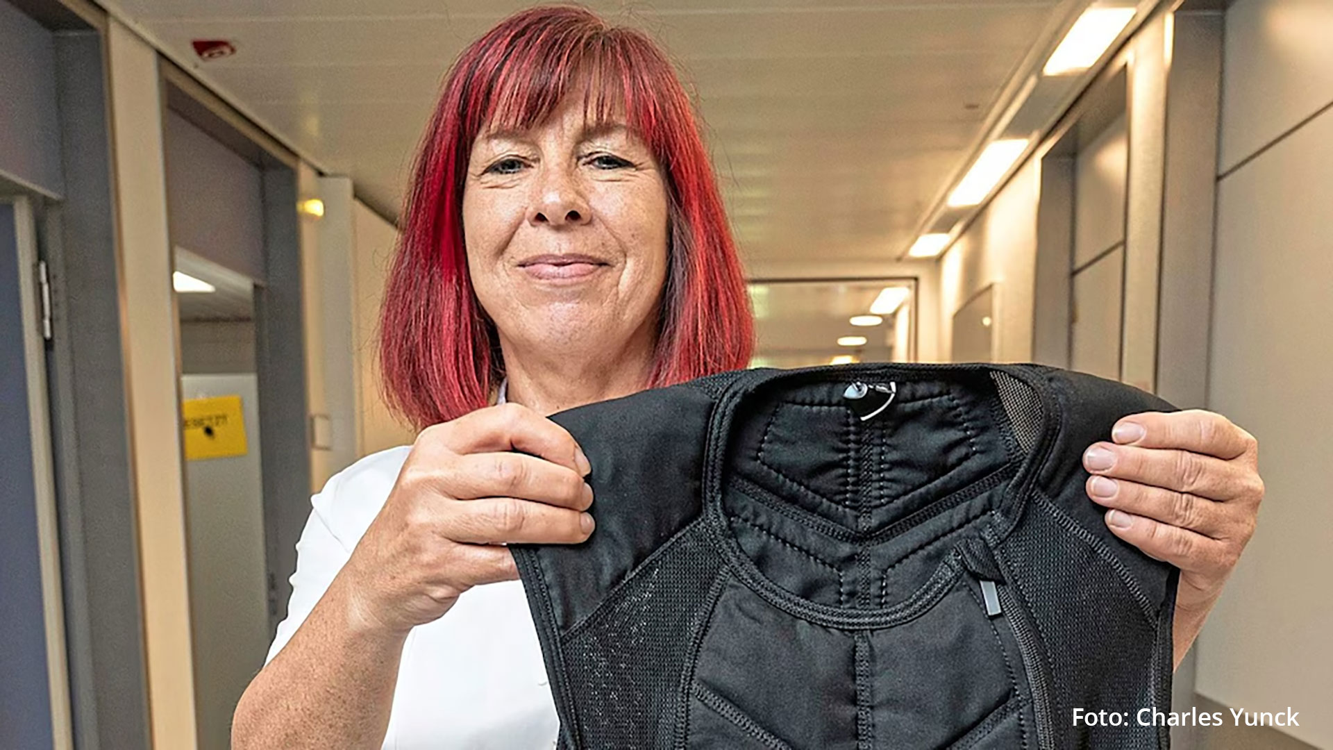 Krankenschwester Babette Jacobus mit Kühlweste von pervormance